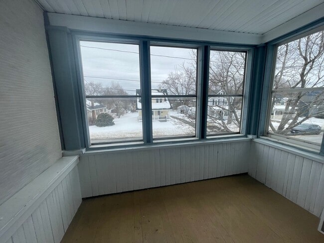 Building Photo - Move-In Ready 3-Bed, 1-Bath Home in Pittsfield