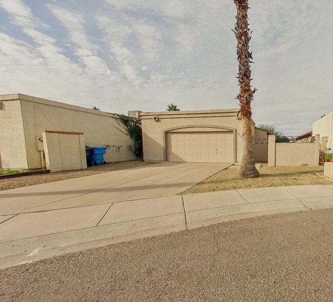Building Photo - 19822 N 10th Pl
