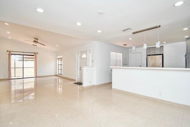 Building Photo - 21662 San Simeon Cir