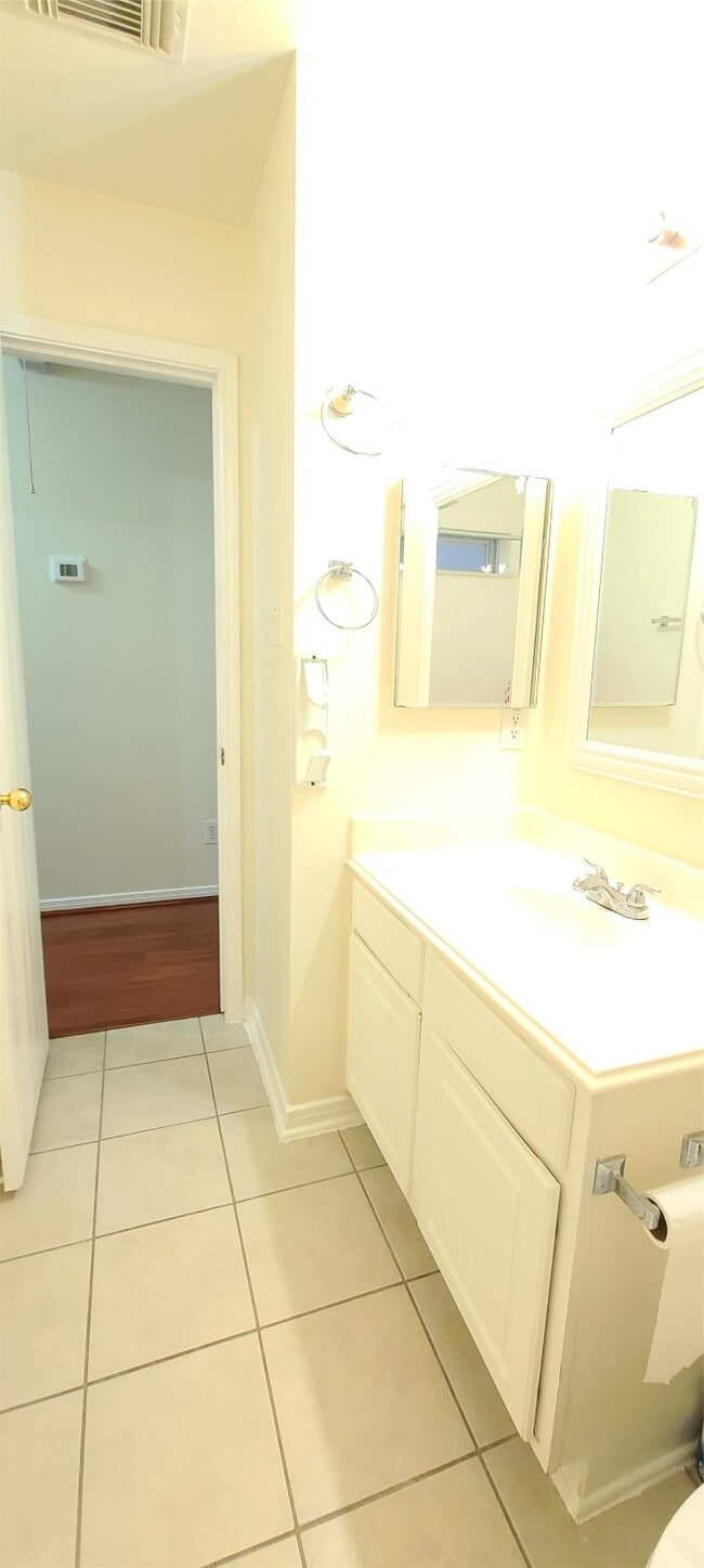 Building Photo - 15106 Brookwood Bridge Ln