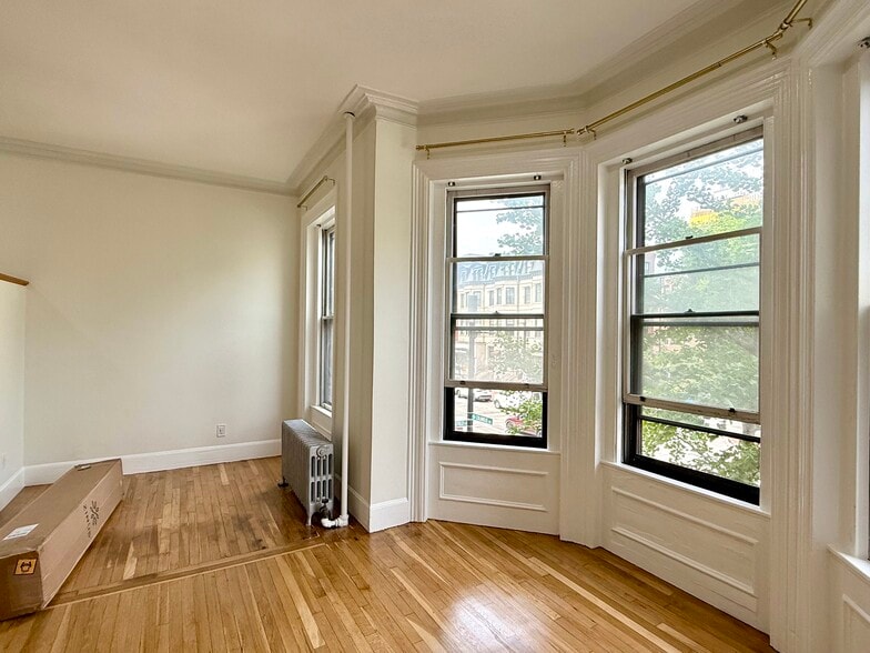 Building Photo - 558 Columbus Ave
