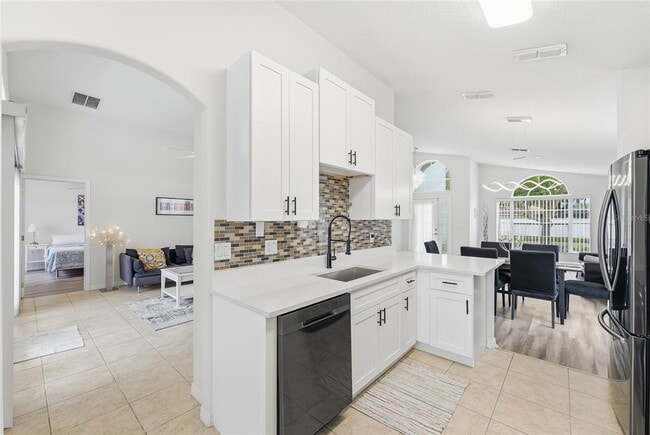 Building Photo - 748 Stonewyk Way