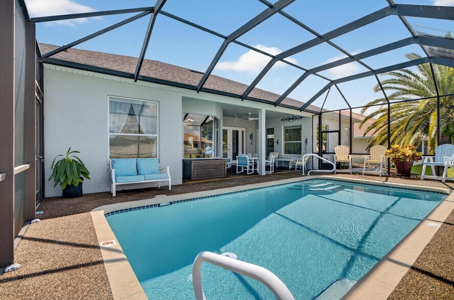 Building Photo - 8 Collinson Ct