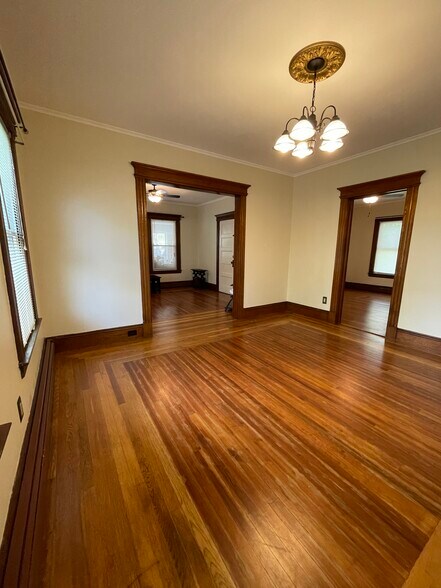 Dining room - 8 Woodland St
