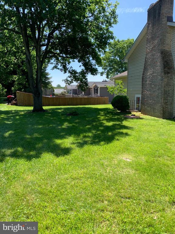 Building Photo - 18 Flanders Ridge Ct