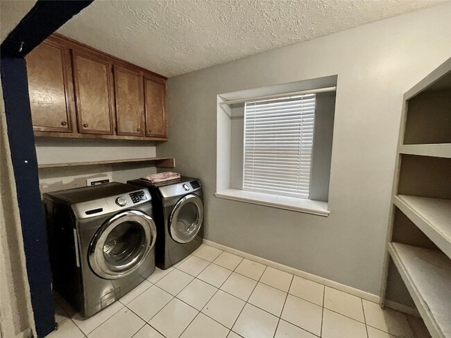 Building Photo - 8215 Sean Park Ct