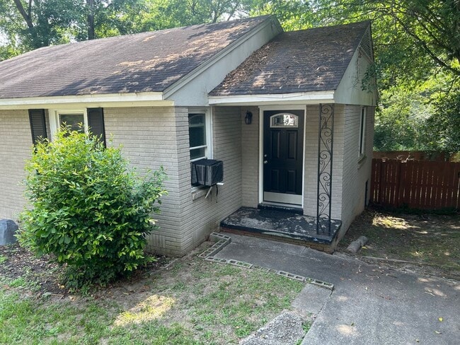 Primary Photo - 1810 Atascadero Dr