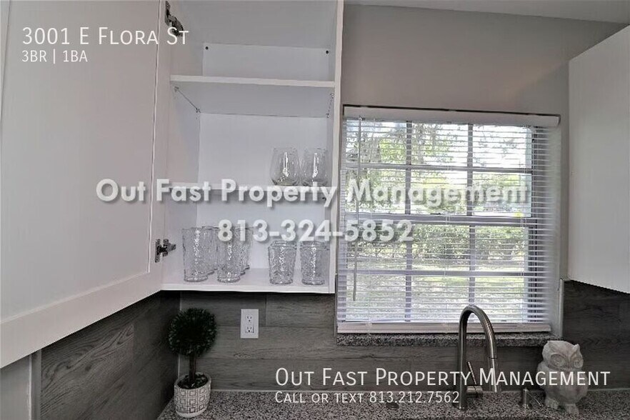 Building Photo - 3001 E Flora St