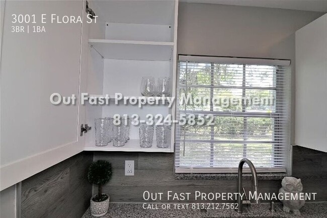 Building Photo - 3001 E Flora St