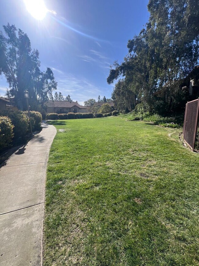 Building Photo - 3877 Pell Pl