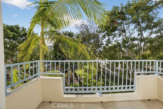 Building Photo - 3 Chandon