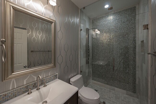 Building Photo - Spacious and beautifully designed with 5 bedrooms, 4 bath in a desirable location.