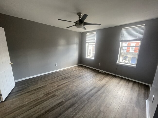 Building Photo - 537 Newton Ave