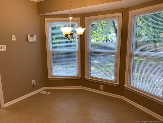 Building Photo - 1212 Butterwood Cir