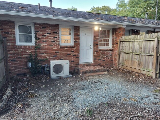 Building Photo - 400 E Talleyrand Ave