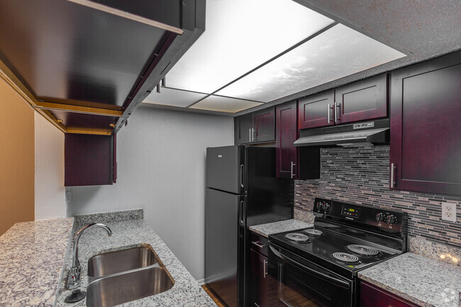 Kitchen - Del Rey Village