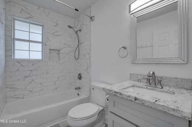 Building Photo - 1076 Lilinoe Way