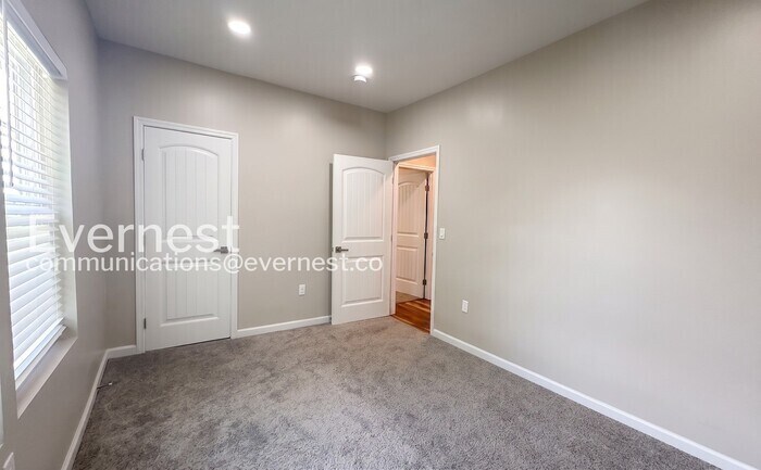 Building Photo - 1738 31st St SW