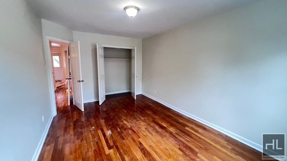 Building Photo - 2070 E 55th St