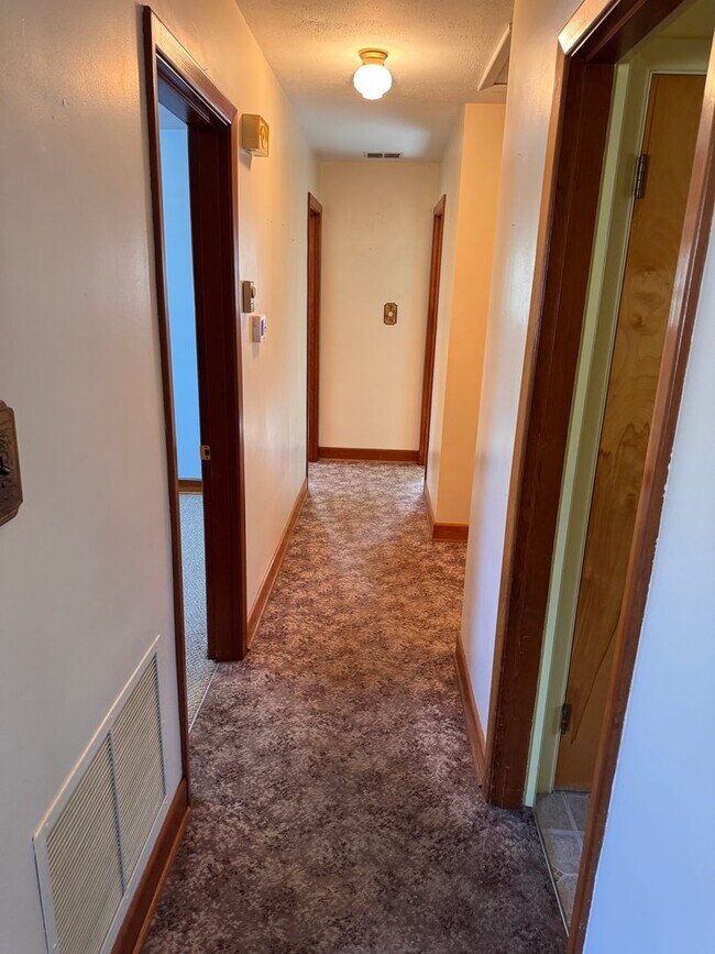 Building Photo - 4 Bedroom || 2.5 Bathroom Home in Boonsboro