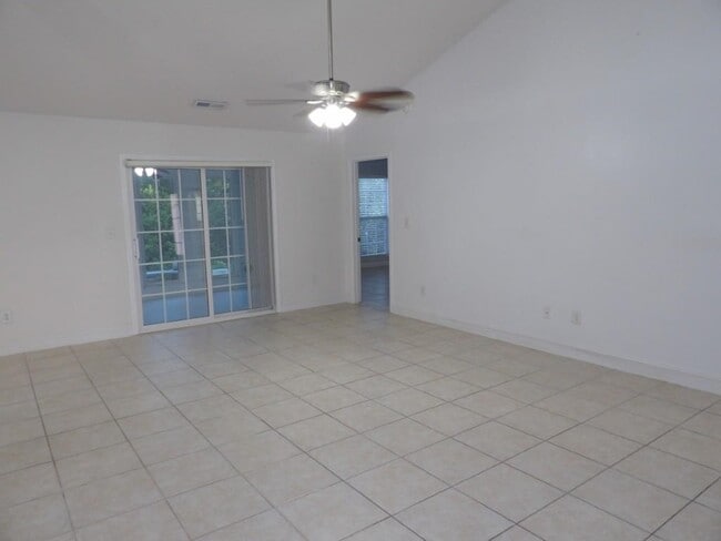 Building Photo - 5040 Capulet Cir