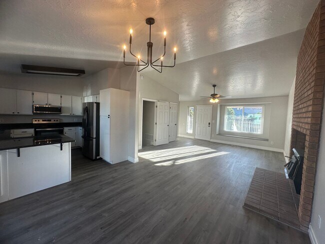 Building Photo - Quiet neighborhood, 3 bedroom, 2 bath home, huge front patio/deck, RV parking!