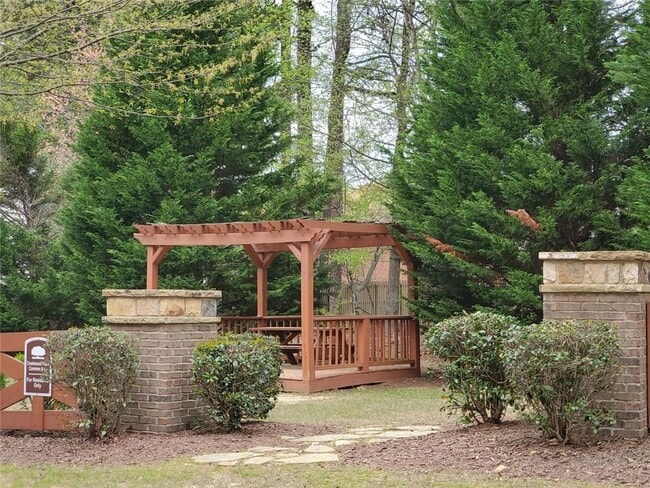 Building Photo - 225 Brookhaven Ct