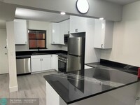 Building Photo - 3023 Riverside Dr