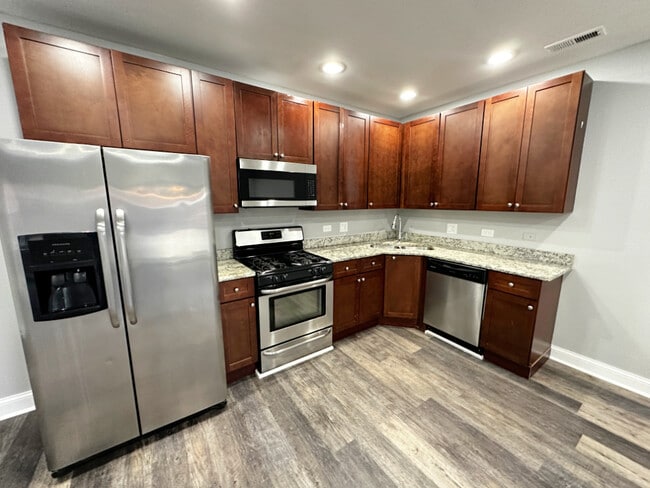 Building Photo - 3705 N Kedzie Ave