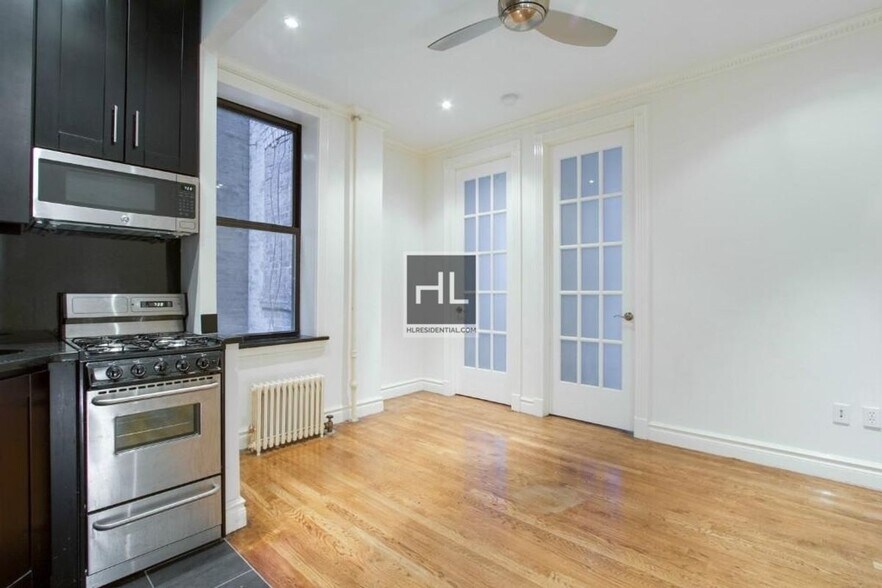 Building Photo - Renovated Gramercy 2-Bedroom with Modern F...