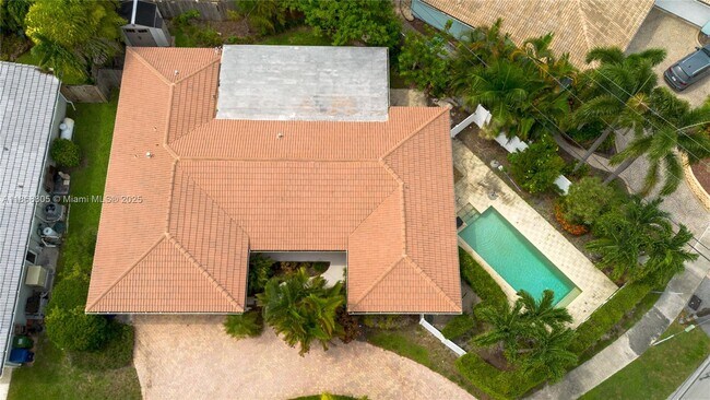 Building Photo - 2841 NW 10th Ave