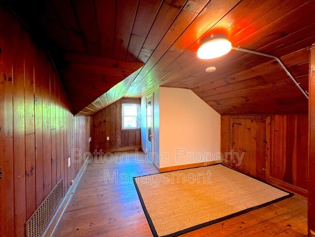 Building Photo - 613 Charlotte Ave