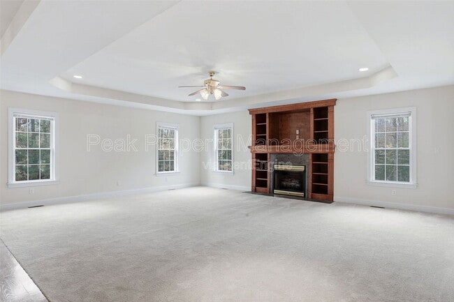 Building Photo - 14116 Spruce Ave