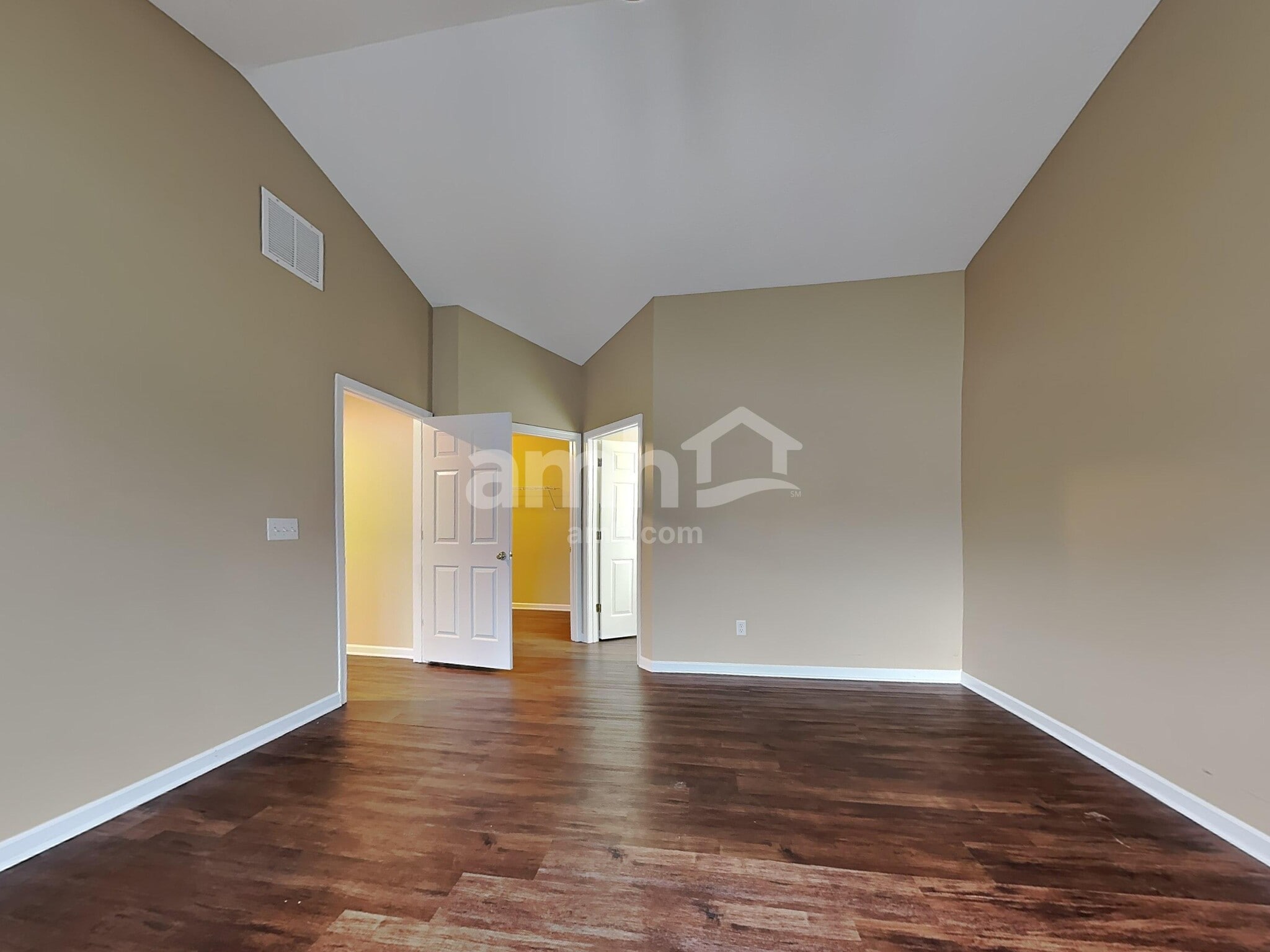 Building Photo - 15 Woodsong Ct