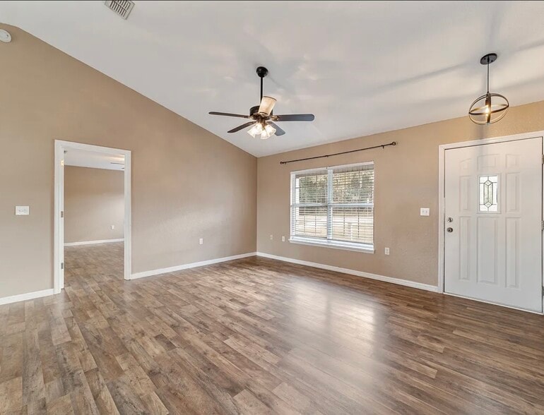 Building Photo - 6930 Bahia Rd