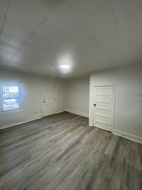 Building Photo - 306 Walnut St