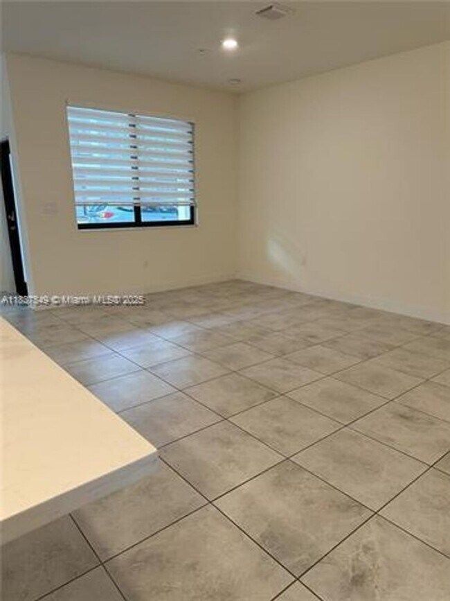 Building Photo - 4670 NW 84th Ave