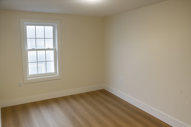 Building Photo - 264 Bowen St