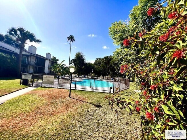 Building Photo - 6744 Central Blvd