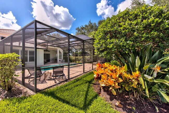 Building Photo - Pelican Marsh Pool home