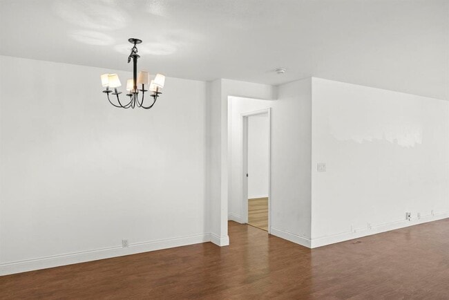 Building Photo - 789 Kingfisher Ln