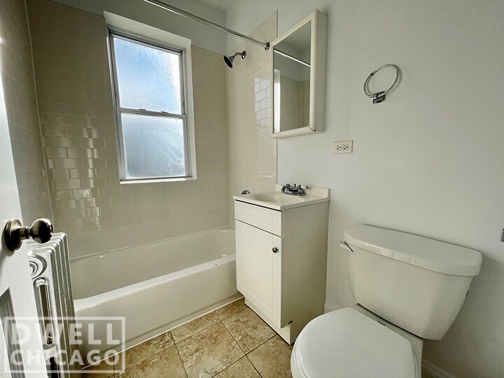 Building Photo - 2606 N Kimball Ave