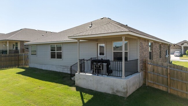 Building Photo - 2416 Elba Dr