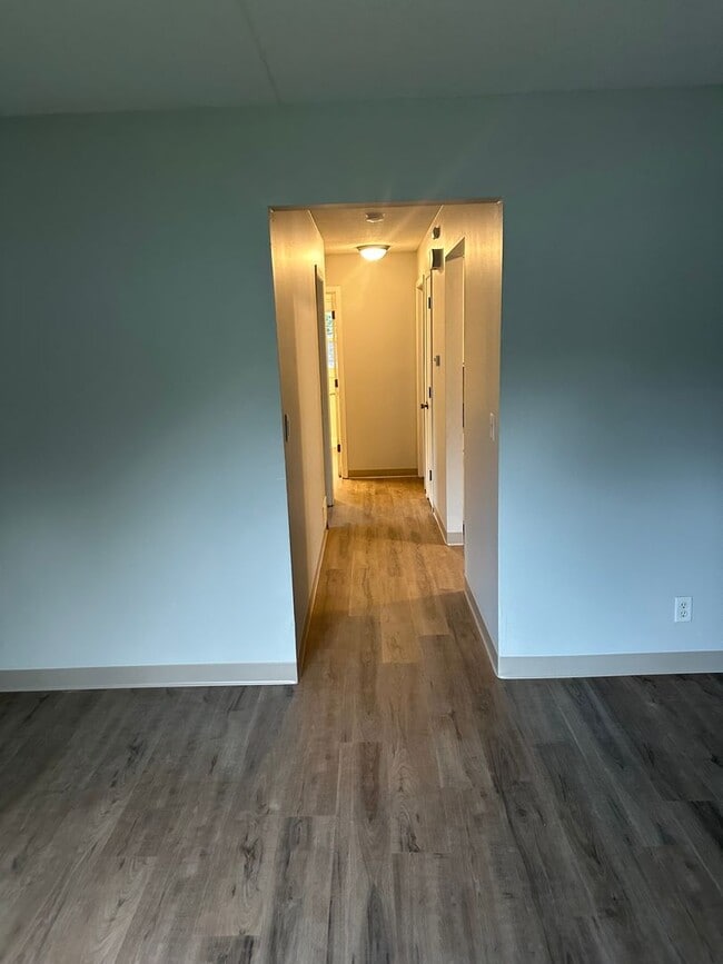 Building Photo - Newport Duplex
