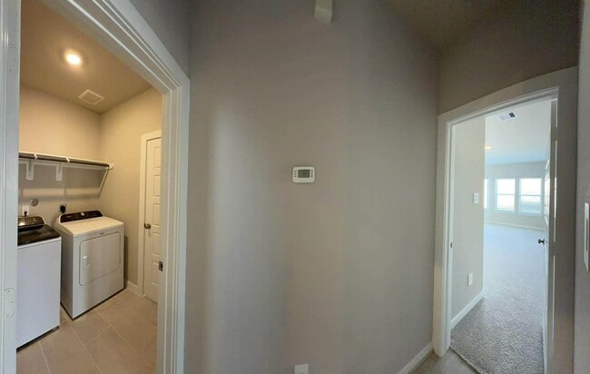 Building Photo - 2527 Gray Gale Ct