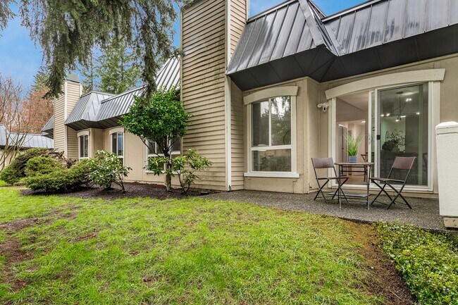 Building Photo - 2Bd/2Ba Bellevue Condo