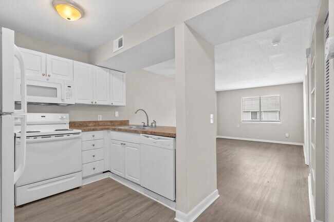 Building Photo - 3555 SC-544