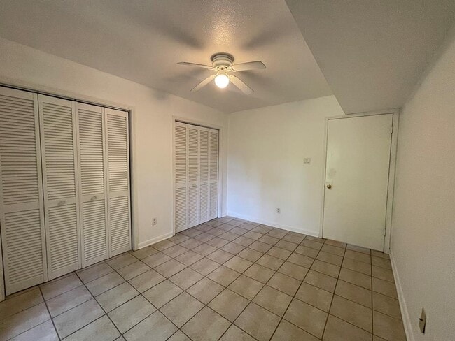Building Photo - 8265 Kingsbrook Rd