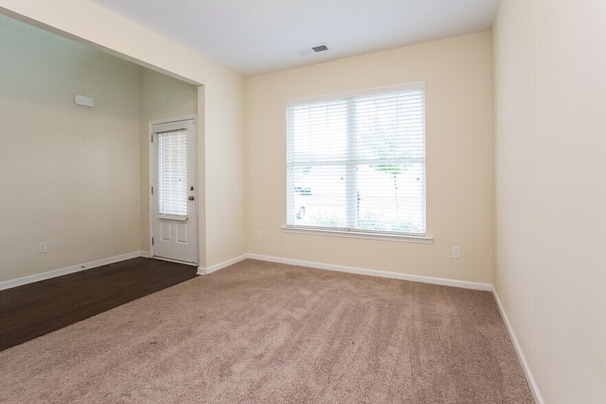 Building Photo - 430 Darbys Run Ct