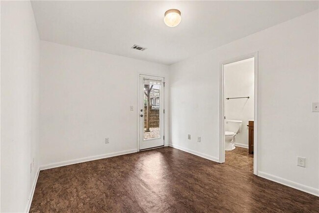 Building Photo - 3030 Liberty Way NW